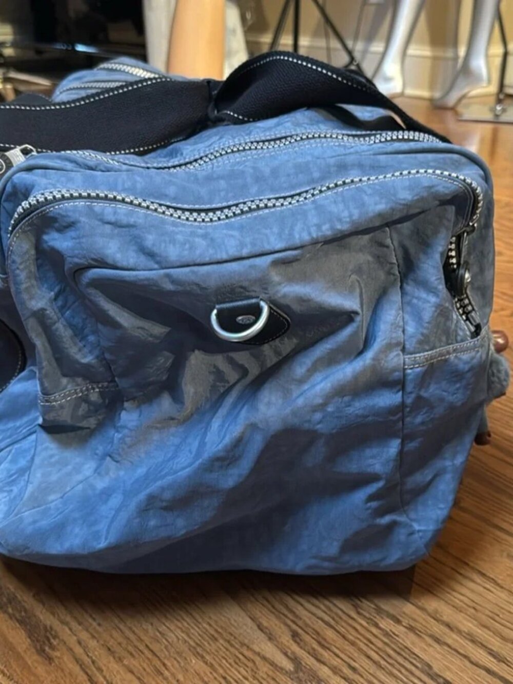 Kipling Weekender/Duffle - Picture 9 of 11